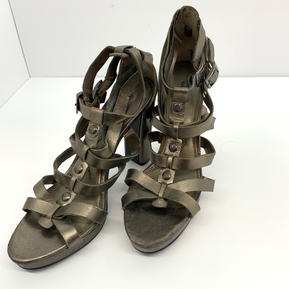 Simply Vera Wang Didi  Pewter Heeled Sandals 9